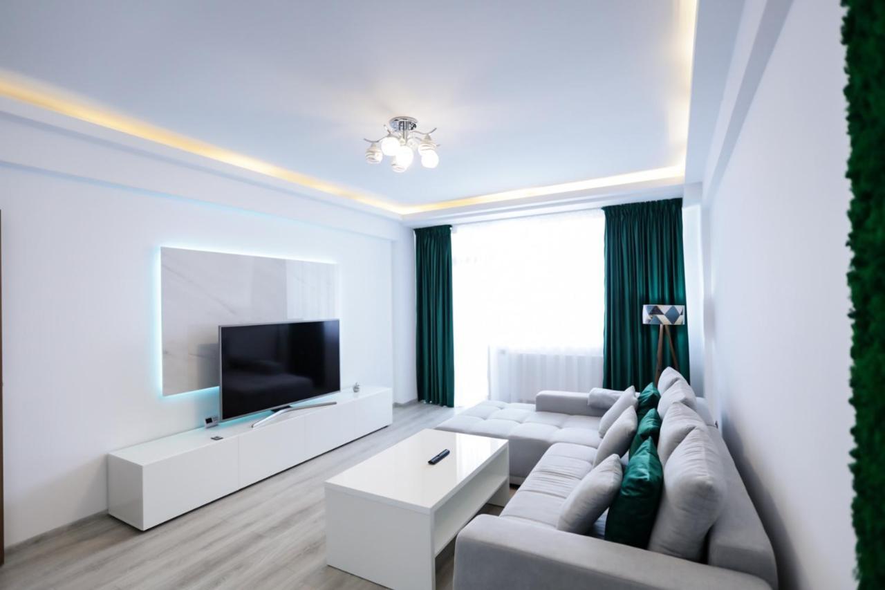 Isaran Apartament With Panoramic City View Braşov Esterno foto