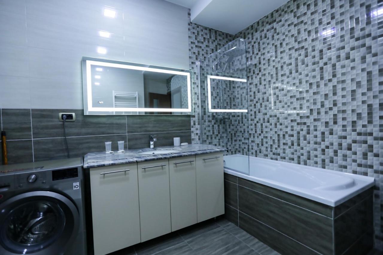 Isaran Apartament With Panoramic City View Braşov Esterno foto