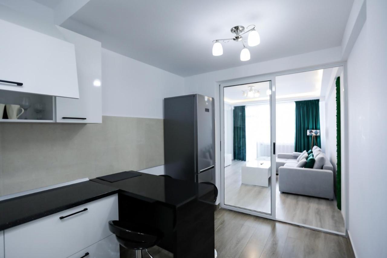 Isaran Apartament With Panoramic City View Braşov Esterno foto