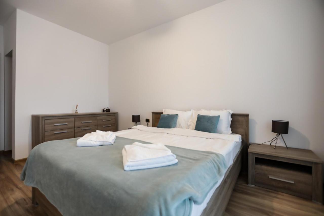 Isaran Apartament With Panoramic City View Braşov Esterno foto